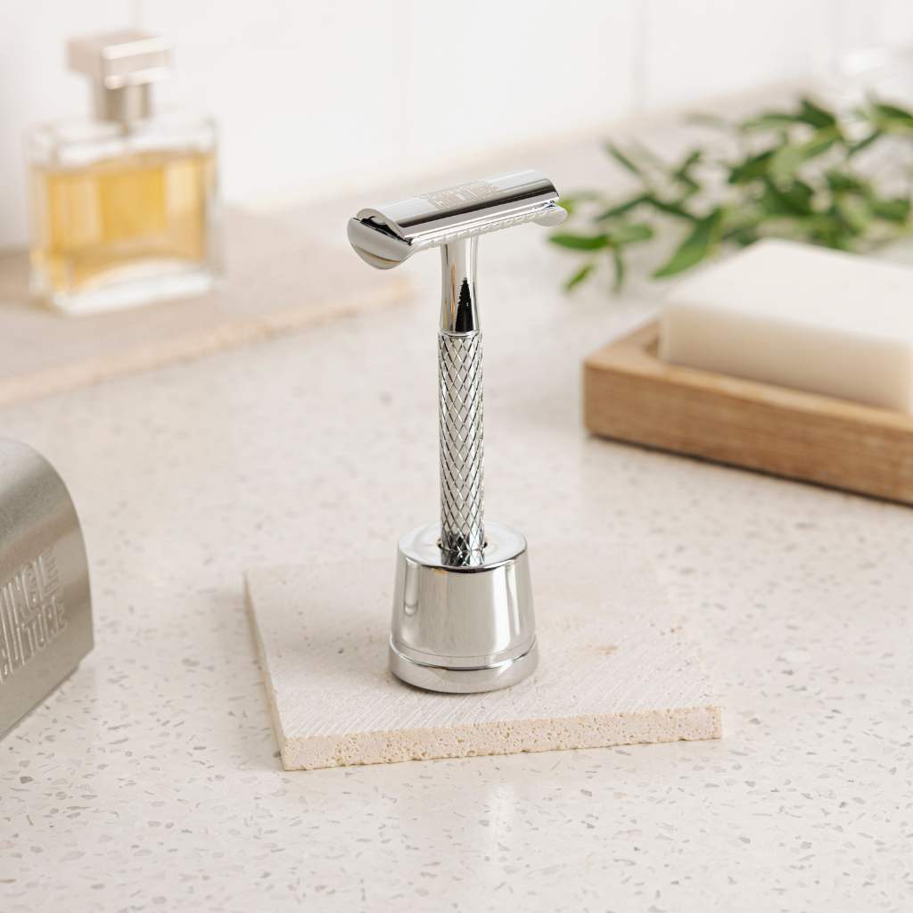 Diamond Grip Safety Razor — Includes 10 Blades