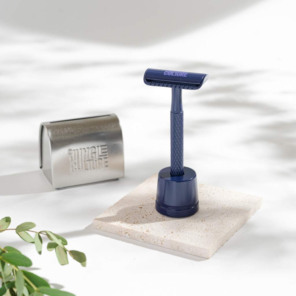 Diamond Grip Safety Razor — Includes 10 Blades
