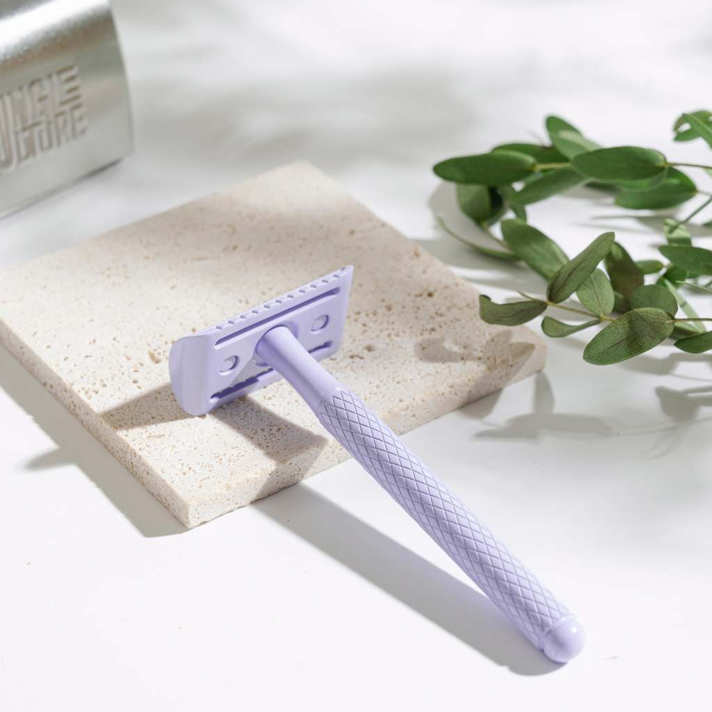 Diamond Grip Safety Razor — Includes 10 Blades
