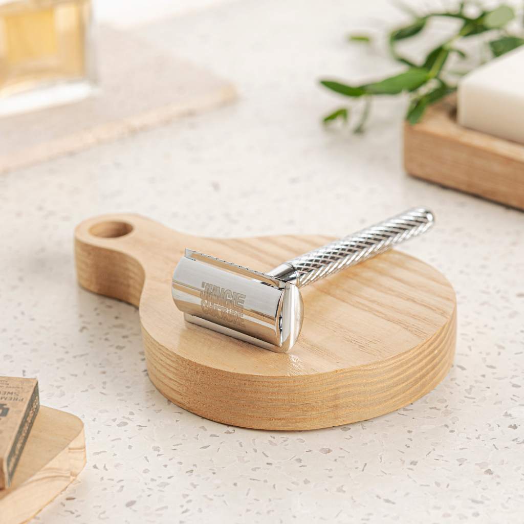 Diamond Grip Safety Razor — Includes 10 Blades